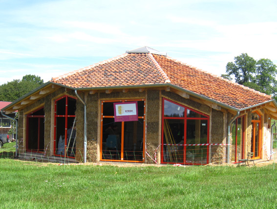 Beipiel Strohballenbau und Strohballenhaus